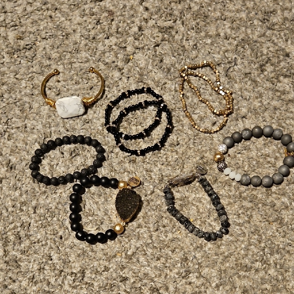 Kinsley Armelle Bracelet Set